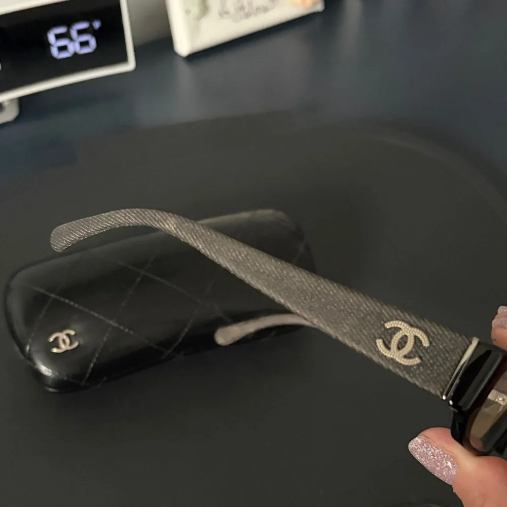 CHANEL Black Rectangular Eyeglasses with Quilted Case and CC Logo - Picture 4 of 9